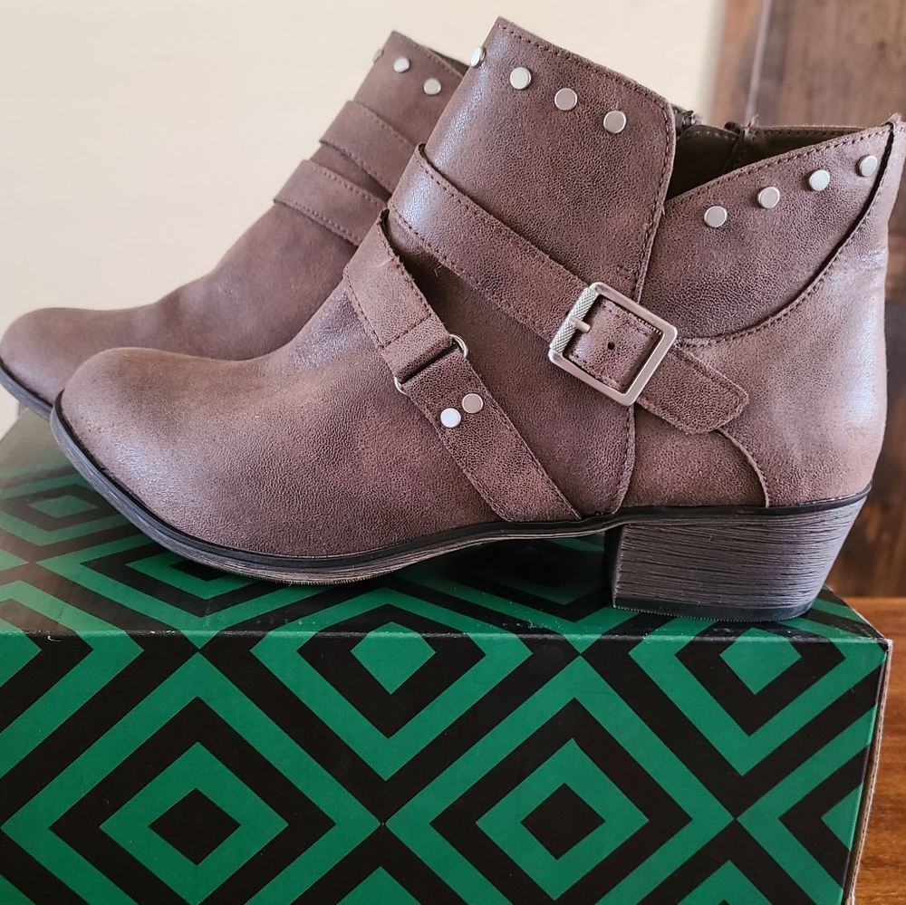 Women's Taupe Booties